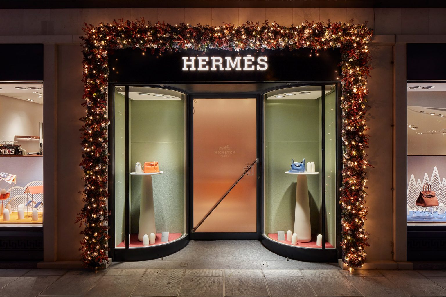 VITRINES HERMES LE REVE DE NOEL Voltige Design & Architecture